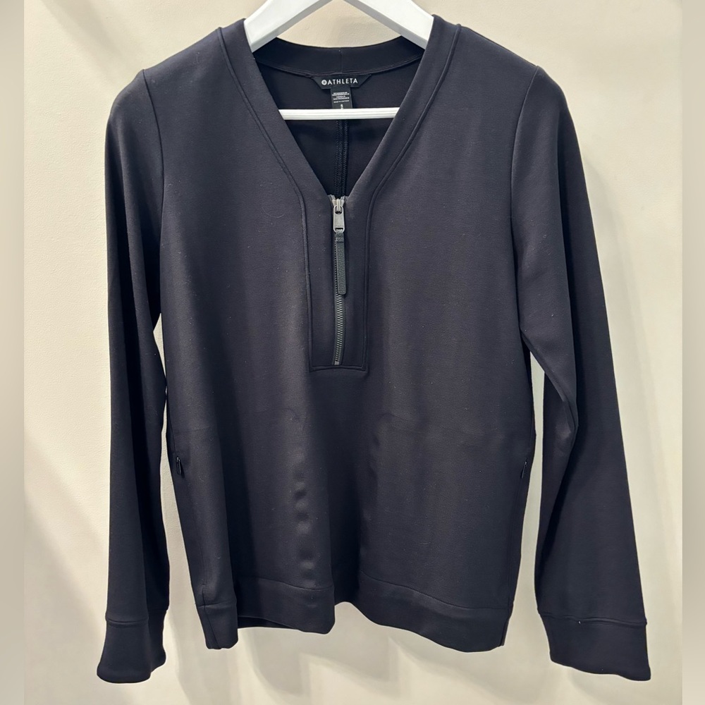 NWOT Athleta Size S, Eastbound half zip sweatshirt. Color Black.